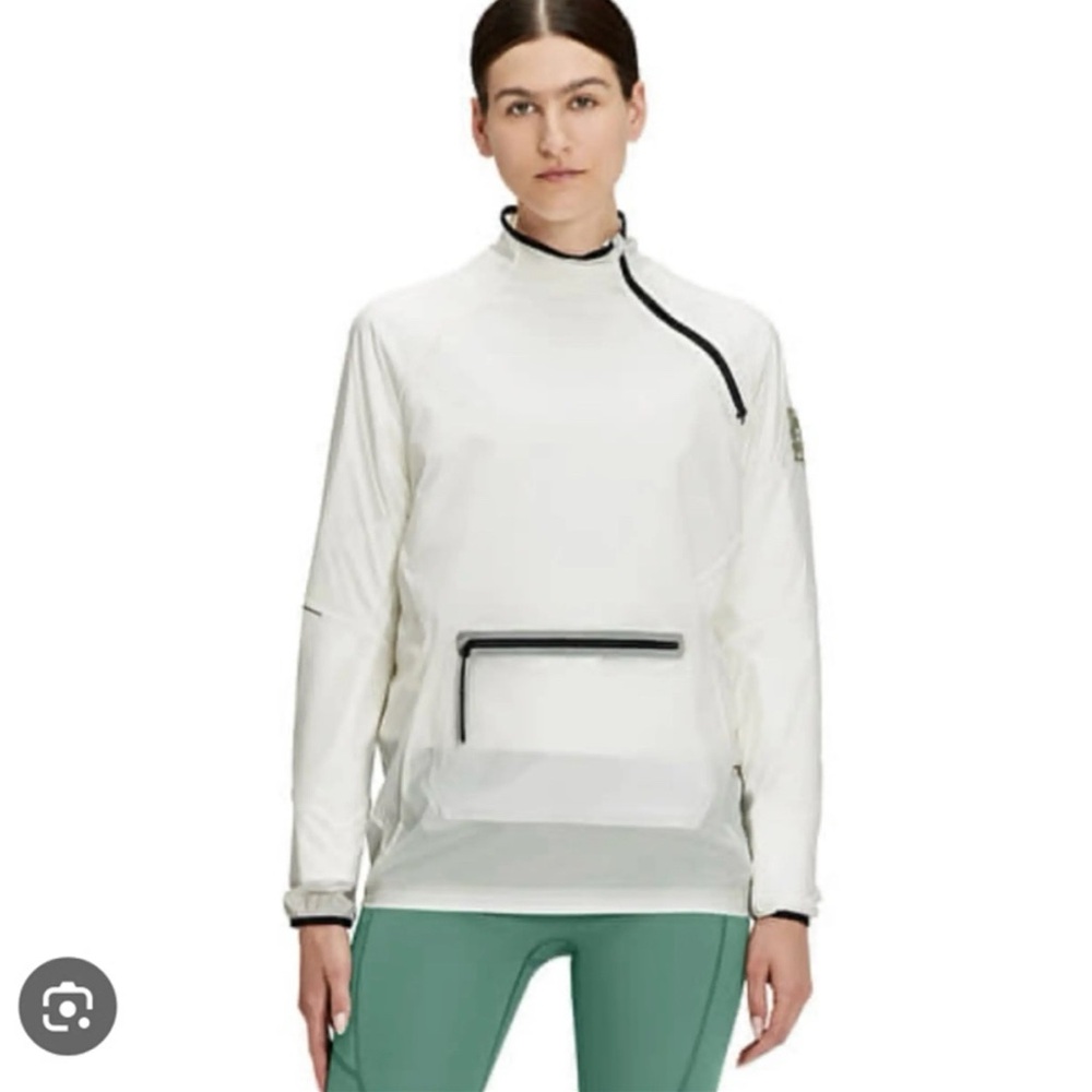 On Running Women’s White Weather Jacket XS